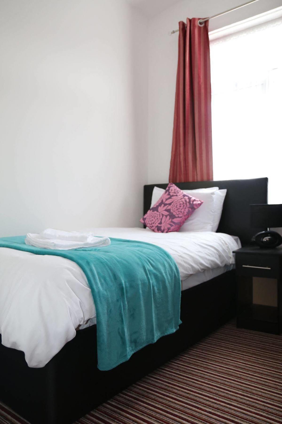 Metro House Star Accommodation London Bagian luar foto