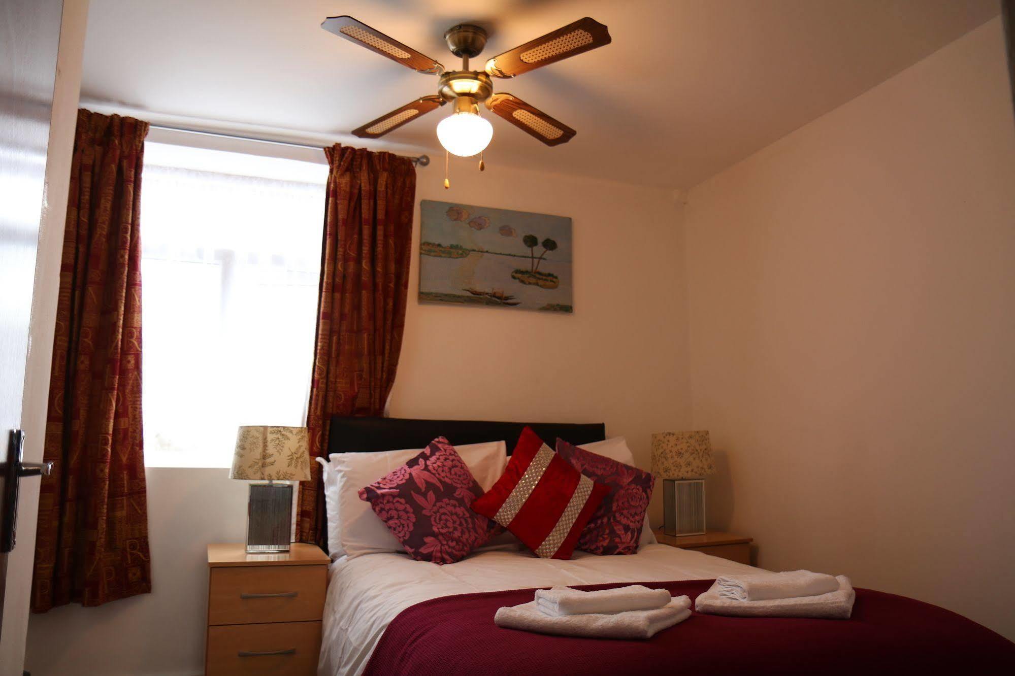 Metro House Star Accommodation London Bagian luar foto